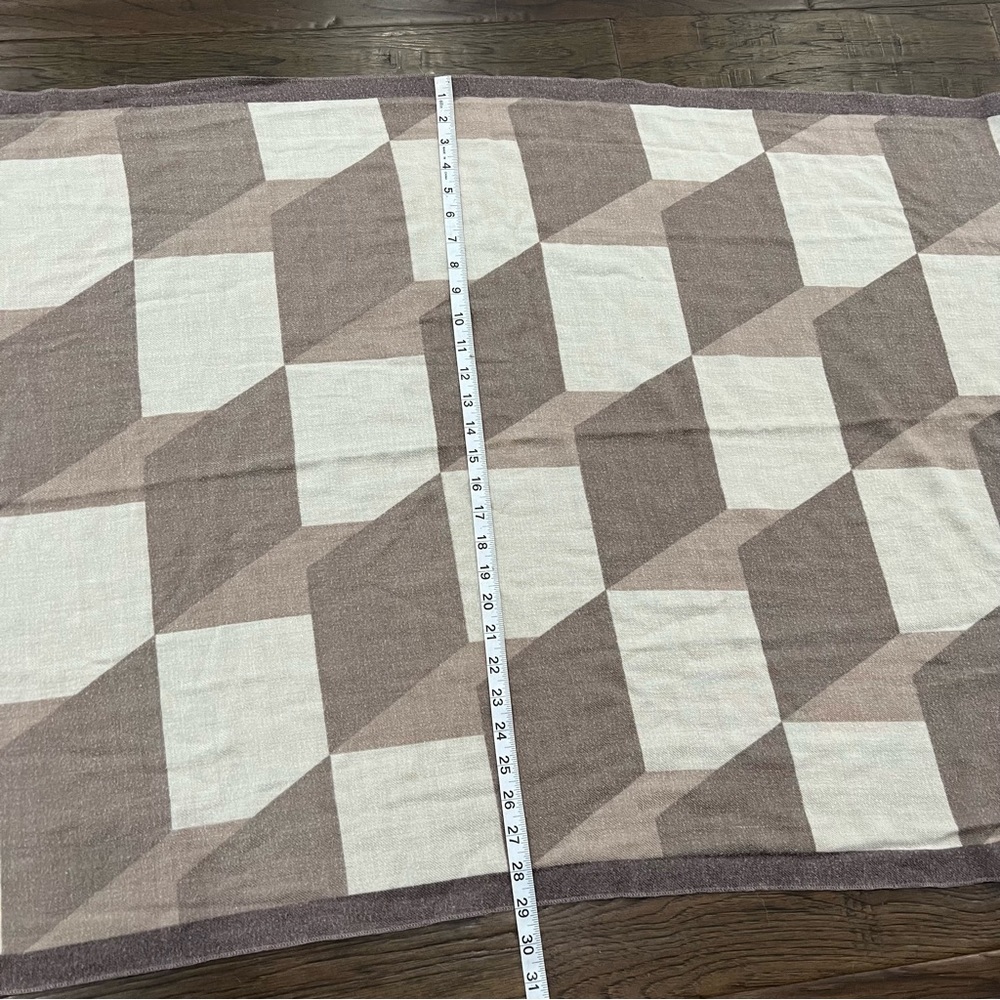 Checkered Scarf - Picture 5 of 6